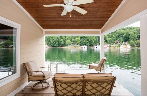 Lake Lure House | Lake Haven - Lakefront - Dog Friendly- sleeps 8