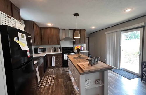 Goreville House | Lake of Egypt 3 bd 2 bath private home. Pet friendly. Room to park boat and RV.