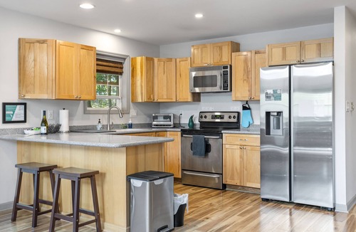 Briar Crest Woods House | Lake View Chalet, Steps from Beach, Newly Renovate