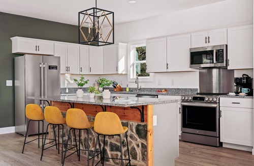 Sunset Cove House | Lake-View Family Retreat, Sleeps 15, Hot Tub, Game Rm, Fire Pit