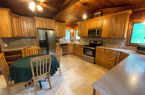 Piney Flats Cabin | Lakefront Boone Lake Log Cabin - Miracle Lake Life BNB