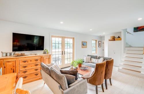 Hinsdale House | Lakefront Hinsdale Home ~ 10 Mi to Pittsfield!