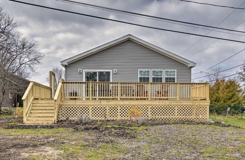 Bridgeport House | Lakefront Home w/Deck, Fishing Dock & Canoe!