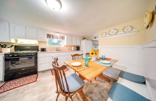 Chautauqua House | Lakefront Mayville Cottage w/Dock & Grill!