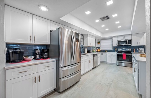 On Top of The World House | Lakefront retreat - Heated Pool - 8 miles to Clearwater beach