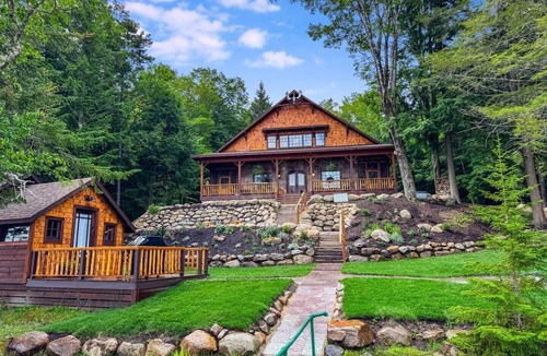 Inlet Cottage | Lakeside Lodge - Lakeview Cottage on 7th Lake