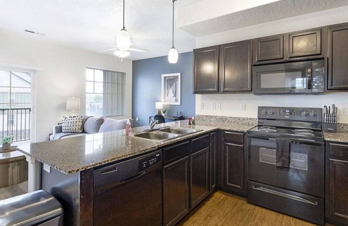 Pleasant Grove Apartment | Landing at Viewpointe - 1 Bedroom in Downtown Pleasant Grove