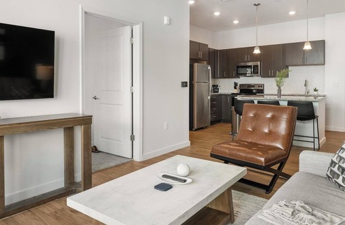Tarpon Springs Apartment | Landing | Spectacular 2BD, Clubhouse