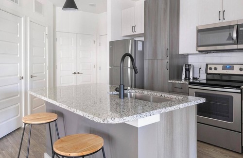 Mableton Apartment | Landing | Stunning 1BD, Rooftop Lounge, Pool