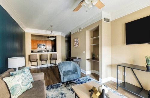 Buckhead Apartment | Landing | Stylish 1BD, Tennis Court, Game Room