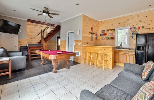Tannersville House | Large 11 Bedroom 5 bathrooms minutes to Hunter & walk to Tannerville