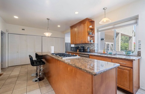 Pico - Robertson House | Large 5 BR- Beverly Hills Adj