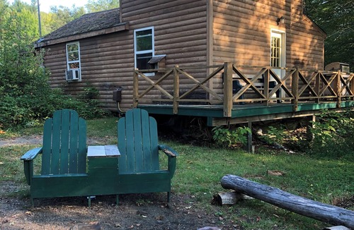 The Forks Cabin | Large Cabin with Riverview in The Forks