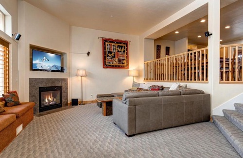 Bear Hollow Village House | Large Luge Lane Home