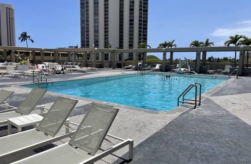 Ala Moana Condo | Last Minute Spacial! Oceanview's on 31st Flr