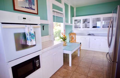 Honaunau-Napoopoo House | Lawai'a Sea Lodge Upstairs - Ocean Front - Hosted - KAYAKS INCLUDED
