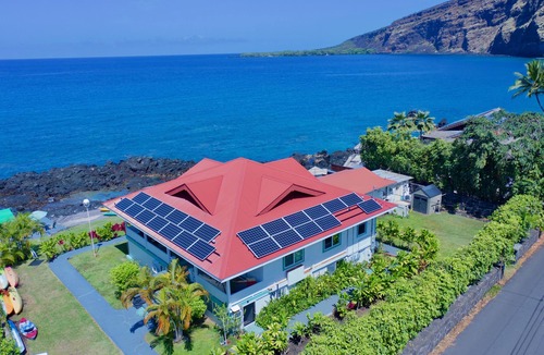 Honaunau-Napoopoo House | Lawai'a Sea Lodge Downstairs - Ocean Front - Hosted - KAYAKS INCLUDED