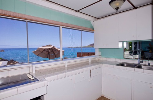 Honaunau-Napoopoo House | Lawai'a Sea Lodge Cottage - Ocean Front - Hosted - KAYAKS INCLUDED