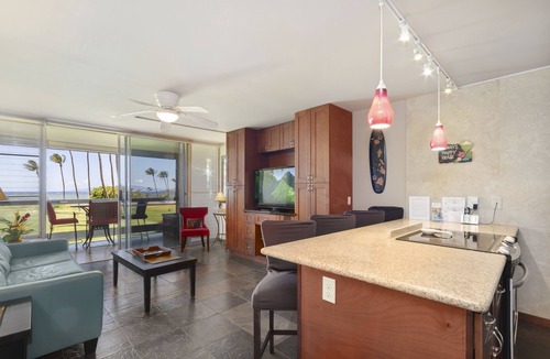 Kihei Condo | Leinaala Oceanfront #203 Panoramic Ocean View, Renovated, A/C, Great Rates!