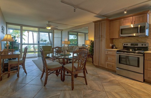 Kihei Condo | Leinaala Oceanfront 405 Panoramic Ocean View, Great Rates, Steps to the beach