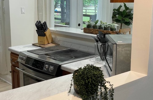 Quinton House | Light & airy home w/private hot tub on golf course