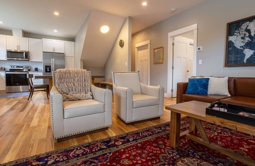 Woodfin Villa | Little Sadie | Pet Friendly Luxury 4-Bedroom Asheville Villa with Hot Tub