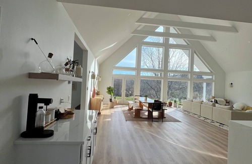 Livingston Manor House | Livingston Manor Lodge - brand new, modern upstate house - 10 min from town