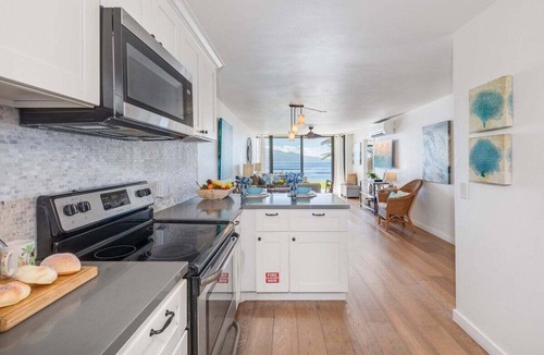 Maalaea Condo | LOA 105 2BD OceanFront Getaway w AC Pool