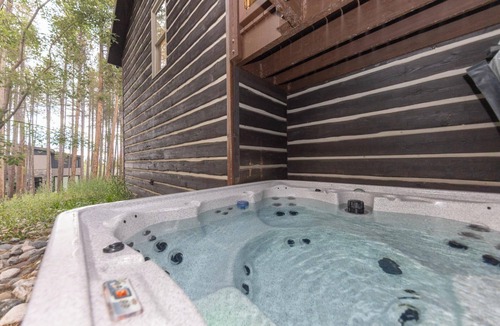 Peak 8 House | Lodge at Ski Hill: 8BR Lux Peak 8 Lodge, Theater, Hot Tub, Gym & Walk to Ski