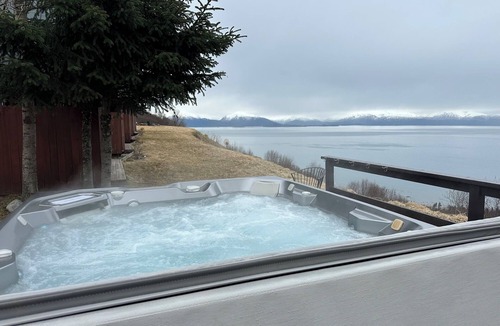 Diamond Ridge Cabin | Loon Cabin - Cozy retreat with bay views, a shared hot tub, and fire pit!