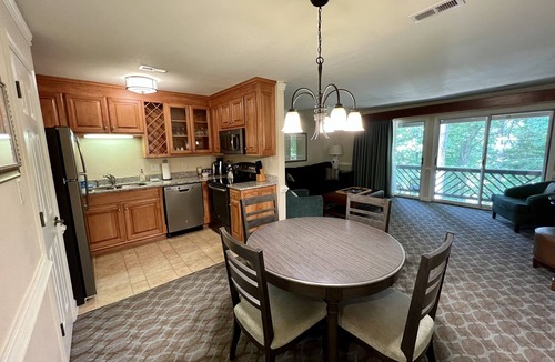 Kingsmill Condo | Lovely condo with water & golf course view