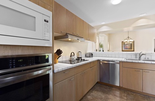Waikoloa Condo | Lovely golf course views, close to shops!