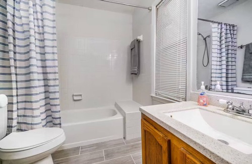 Decatur House | Lovely townhome in Avondale Estates - 2 bedrooms 2.5 bathrooms. Near Decatur
