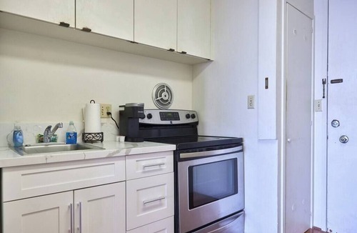 Waikiki Condo | Lovely Waikiki studio mins from the beach