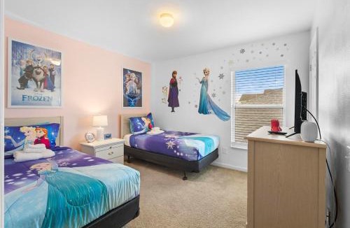 Windsor Palms Villa | Lux 6BrVilla -Pool&ResortAmenities -10mins to Parks