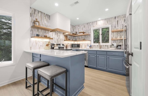 Blowing Rock Condo | Lux and Modern 3BR/3BA Chetola Resort Condo w/Pool Sauna Hot Tub