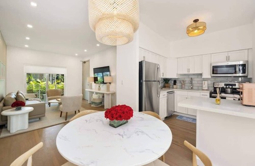 West Avenue Condo | Lux Designer Apt 2BR/2BA by Lincoln Road MIA Beach