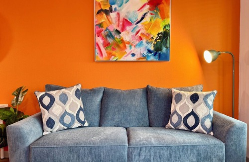 Southside Apartment | Lux King Bed Pool Gym Near Stadium TownCenter Mayo