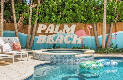 West Palm Beach House | Lux WPB Oasis, Pool Spa, Game Room, Sleeps 12! Great for families!