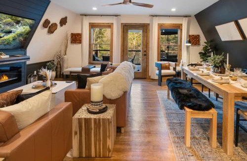 Mill Spring House | LUXE-Lakefront Home, Private Dock, Hot Tub, Sauna, Fire Pit, Canoe, Paddle Boards, Infinity Game Table, Epic Mtn & Lake Views, Universal EV Station
