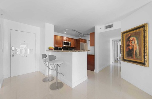 Aventura Apartment | Luxury 2-bedroom apartment at Aventura Yacht Club with pool view
