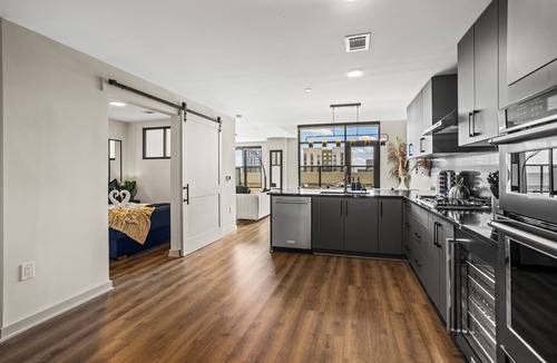 Peachtree Center House | Luxury 3BR Townhouse | Private Patio, Pool, Walk to FIFA & Downtown