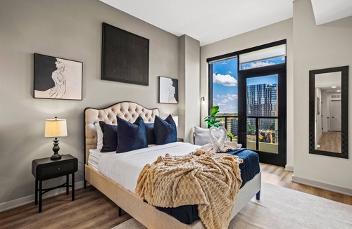 Peachtree Center House | Luxury 3BR Townhouse | Private Patio, Pool, Walk to FIFA & Downtown