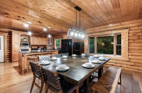 Pittman Center Cabin | Luxury Cabin w/View! Sleeps 22, Movie Rm, Game Rm!