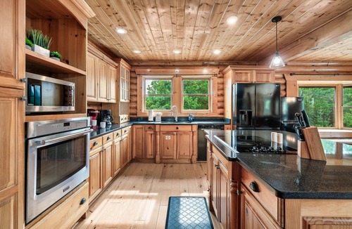 Pittman Center Cabin | Luxury Cabin w/View! Sleeps 22, Movie Rm, Game Rm!