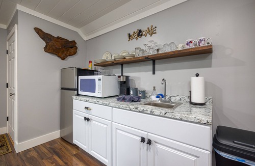 Townsend Cabin | Luxury Cabin with Epic Mountain Views Hot Tub 10 Min to Cades Cove
