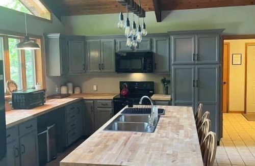 Town of Webb House | Luxury Cabin with Indoor Heated SaltWater Pool!