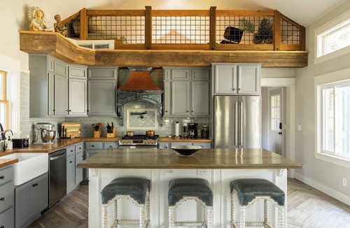 Callicoon House | Luxury Catskills Farmhouse Retreat w/Sauna on 7.5 Private Acres