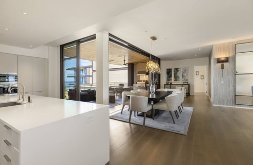 Ala Moana Condo | Luxury Condo w/Resort Pool/Spa, AC, Ocean View & Spacious Lanai: Park Lane Sky