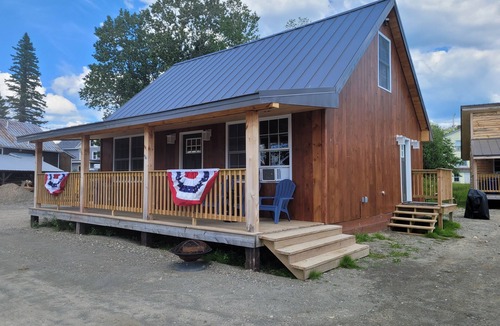 Jackman Cabin | Luxury custom built cabin in Jackman WITH DIRECT TRAIL ACCESS FOR POWERSPORTS